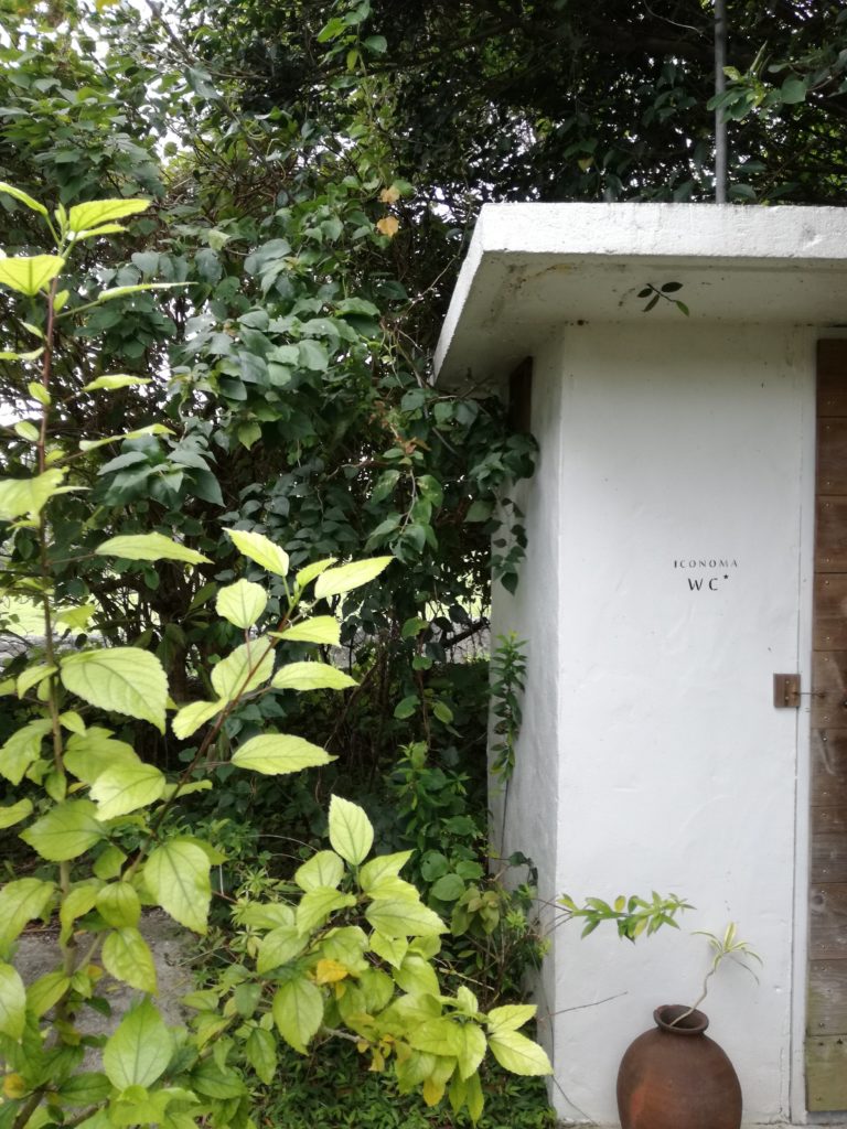黒島　イコノマカフェ　トイレ
